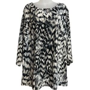 Susan Graver Liquid Knit Black White Abstract Jewel Neck Tunic Top 2X A282079